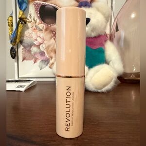 Revolution NEW Fast Base Foundation F4 Sealed